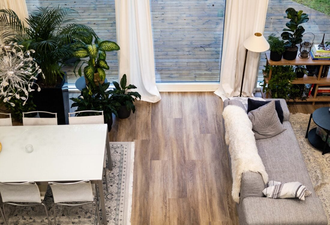 Niinisaari vinyylilankku.